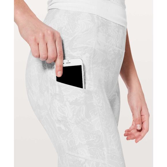 LULULEMON Speed Up Tight Full-On Luxtreme 28" Size 4 Eternal Wave White - Picture 4 of 8